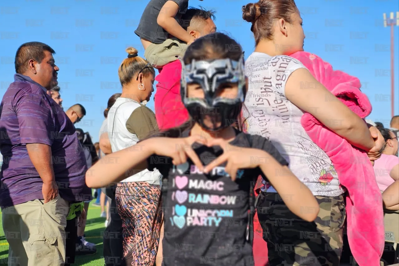 Abarrotan función de Lucha Libre por Día del Niño
