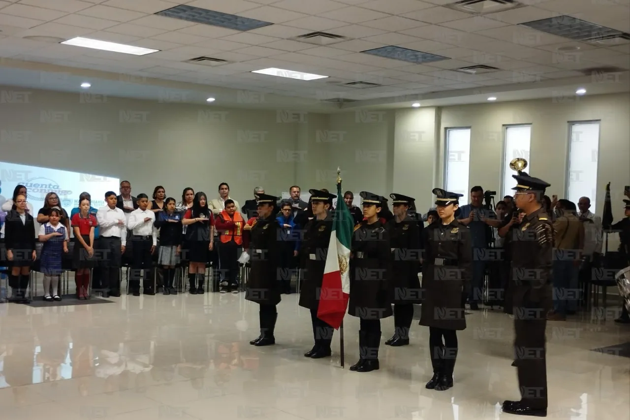 Festejan a niños funcionarios en su día