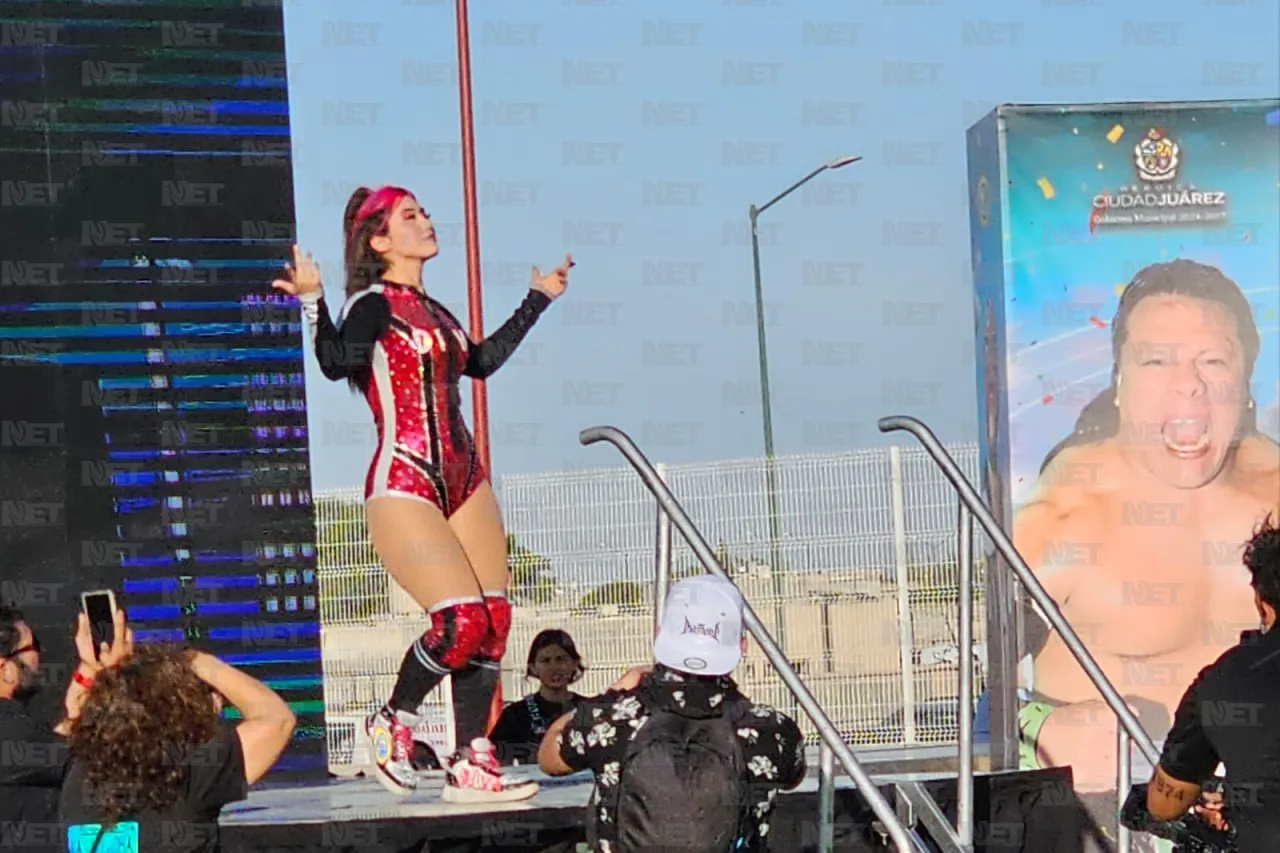 Abarrotan función de Lucha Libre por Día del Niño