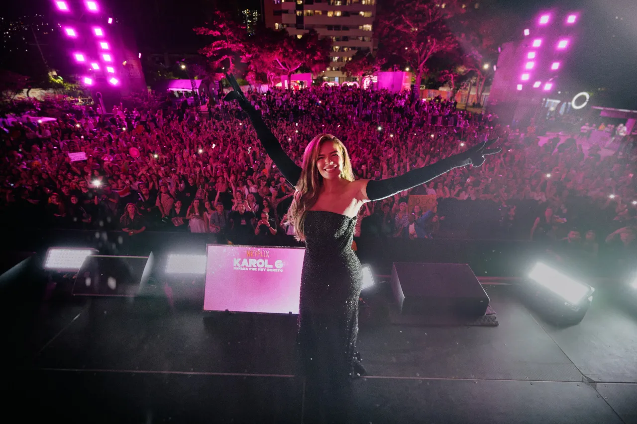 Karol G reaparece en Medellín para estrenar su documental