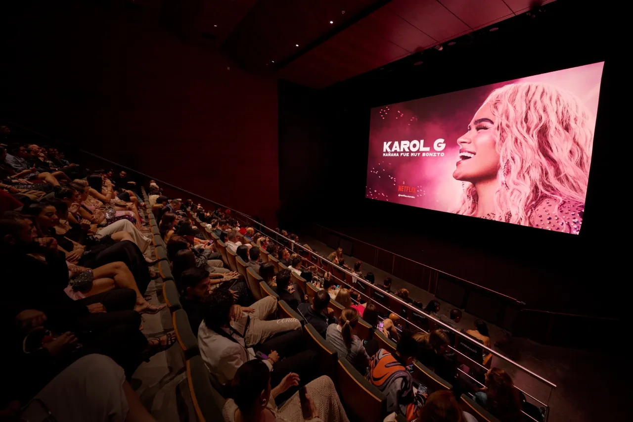 Karol G reaparece en Medellín para estrenar su documental