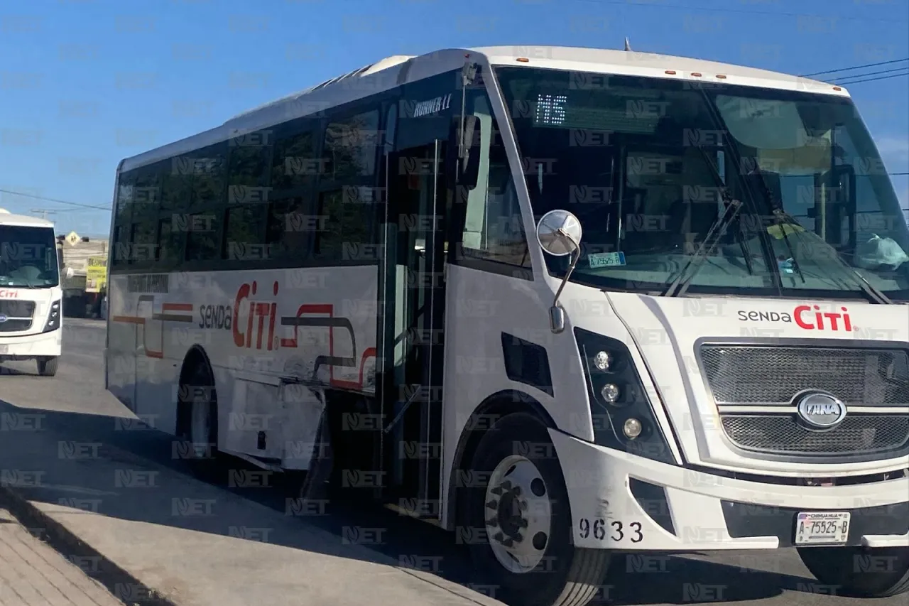 Omite alto y provoca choque; al menos 13 lesionados