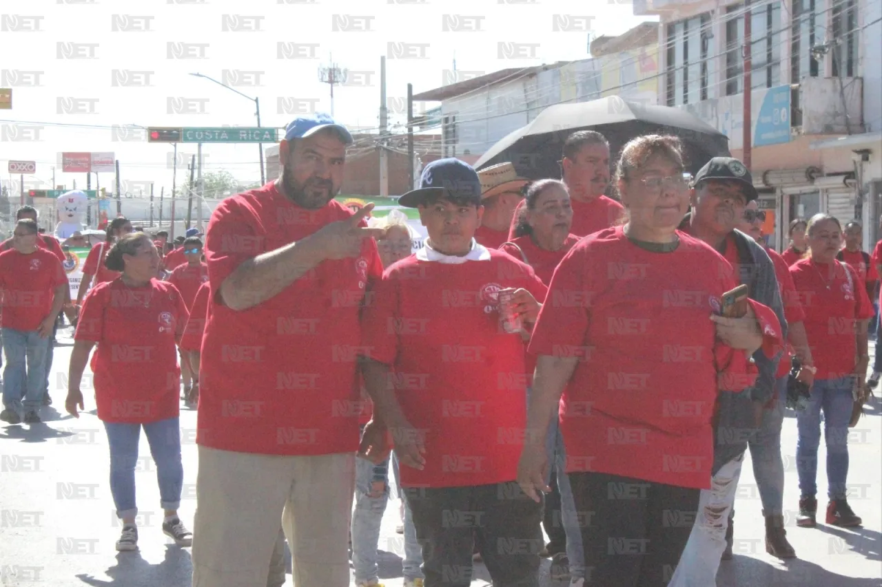 Arranca desfile conmemorativo del Día del Trabajo