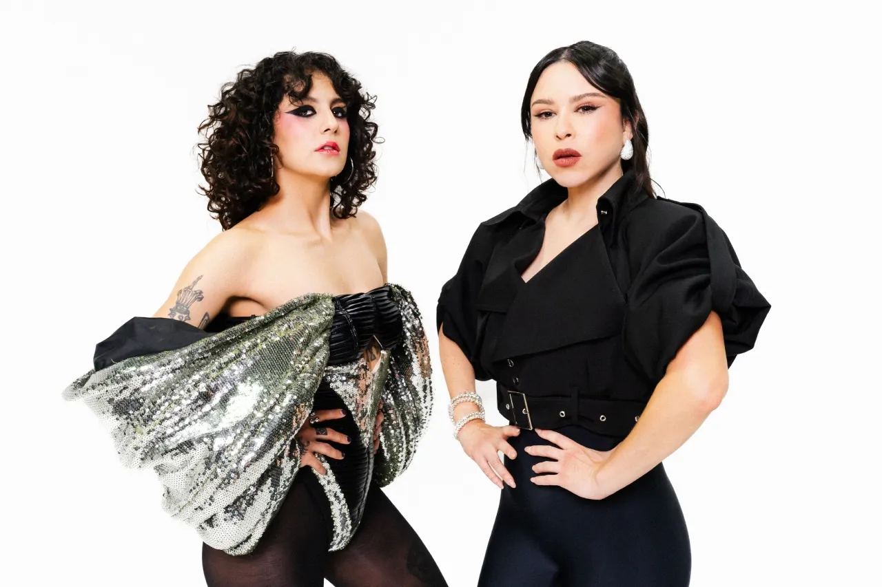 Renee y Denisse Guerrero lanzan 'El Disfraz'