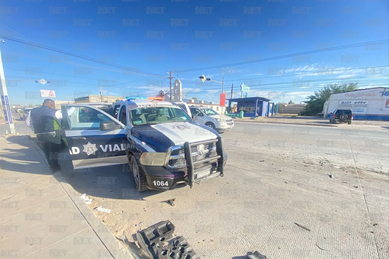 Omite alto y provoca choque; al menos 13 lesionados