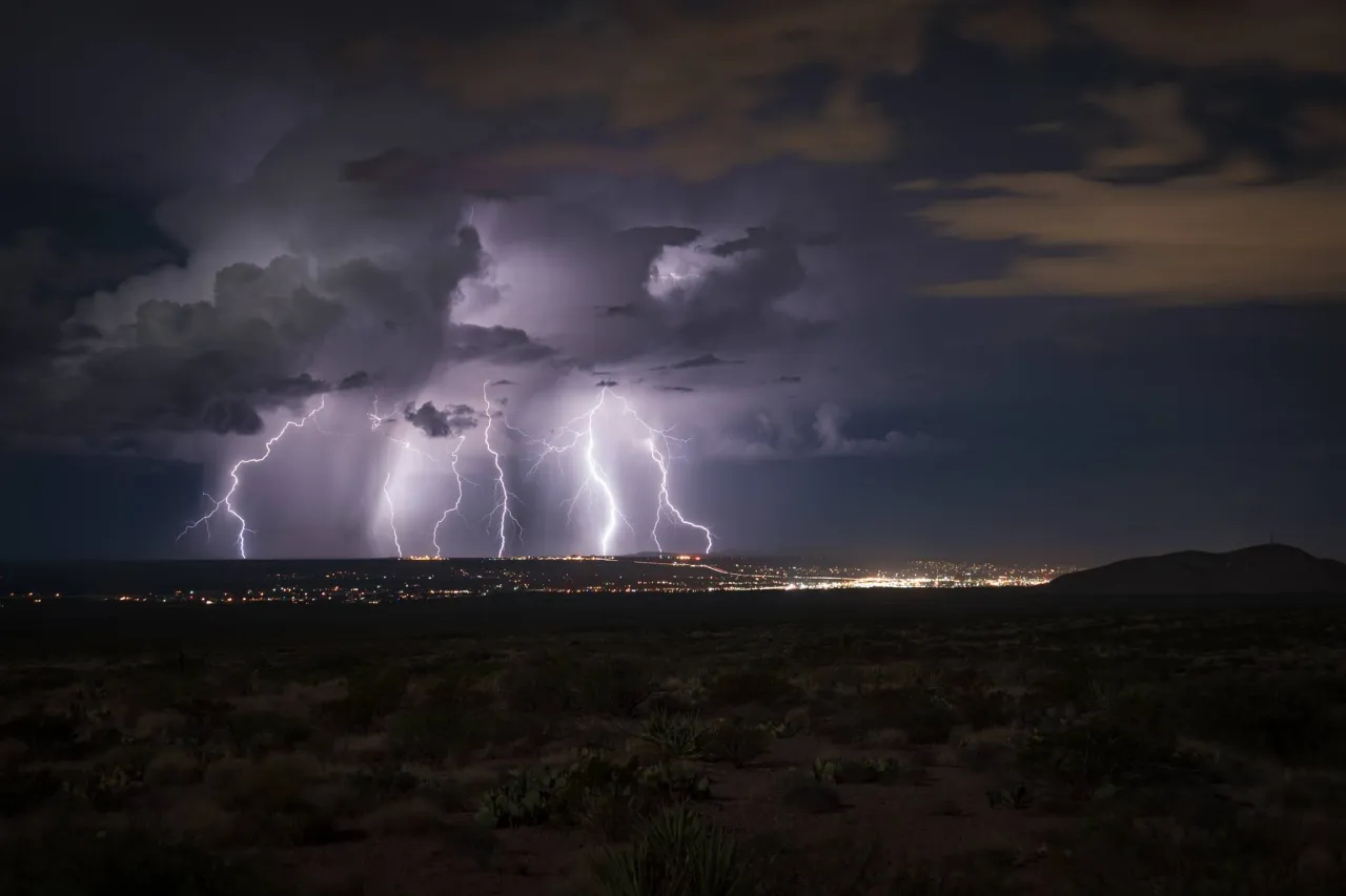 Prevén caída de lluvia para este fin de semana en El Paso - Juárez