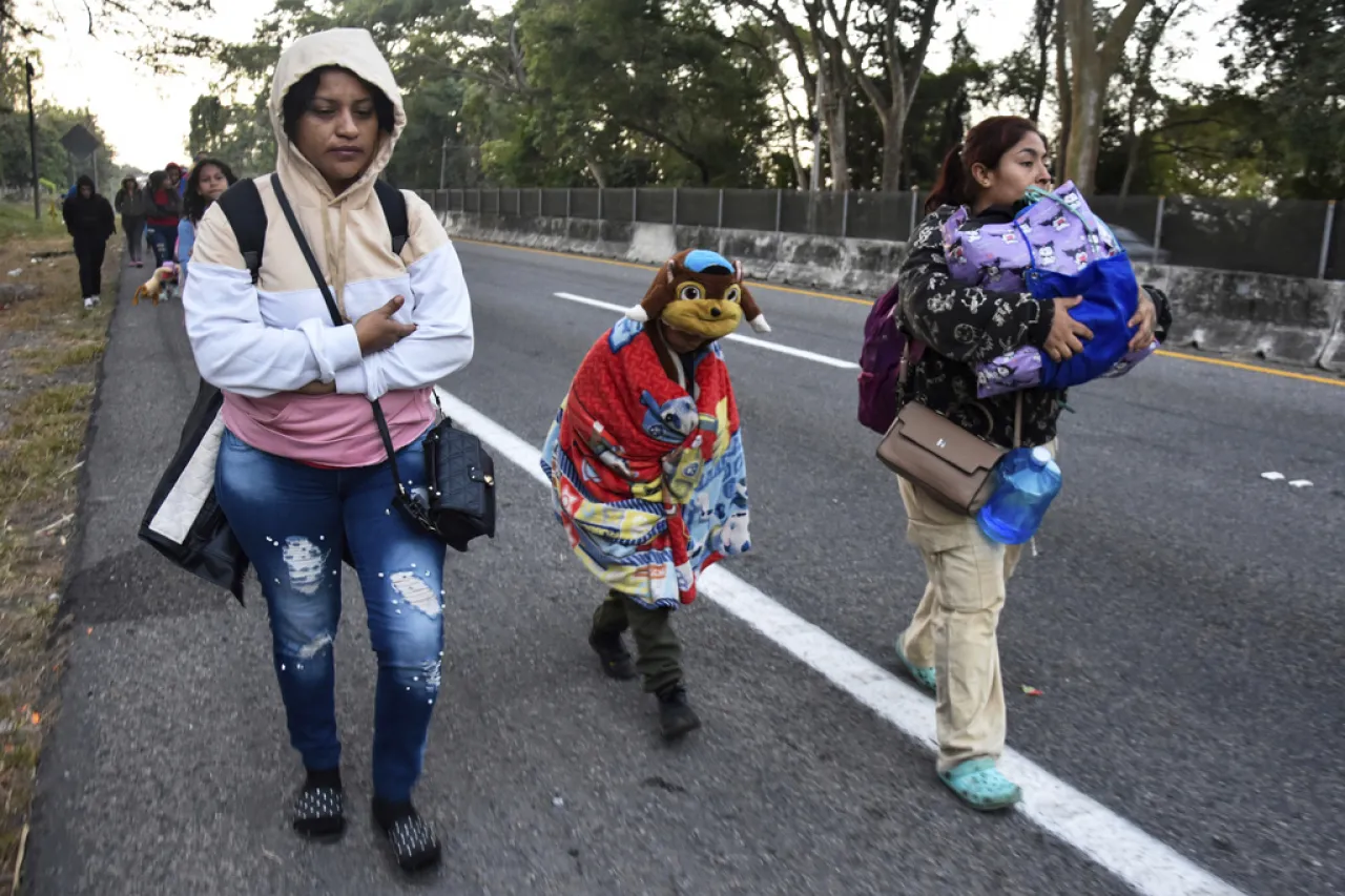 ADN y visitas: Así planea Trump identificar a 450 mil niños migrantes