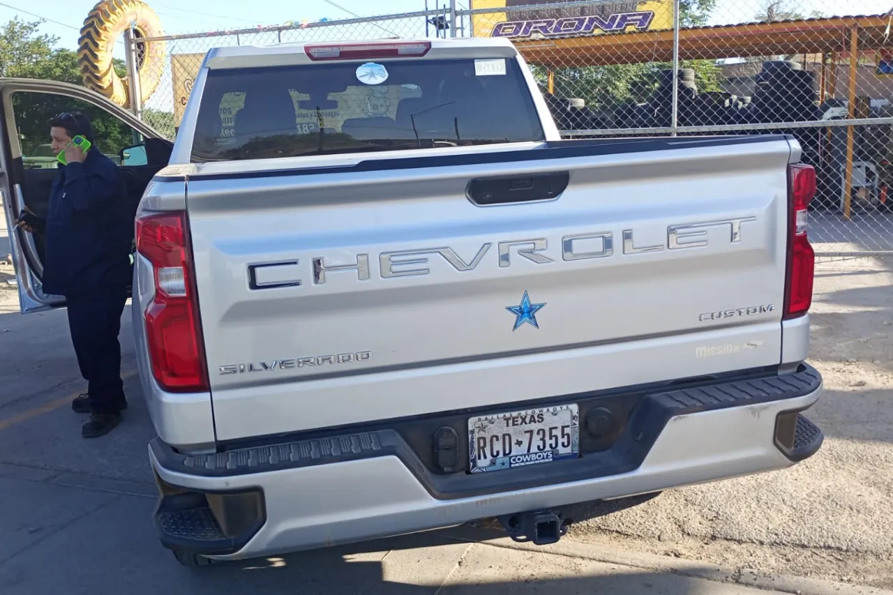 Le roban camioneta a mano armada; activa sistema antirrobo y detienen a ladrón