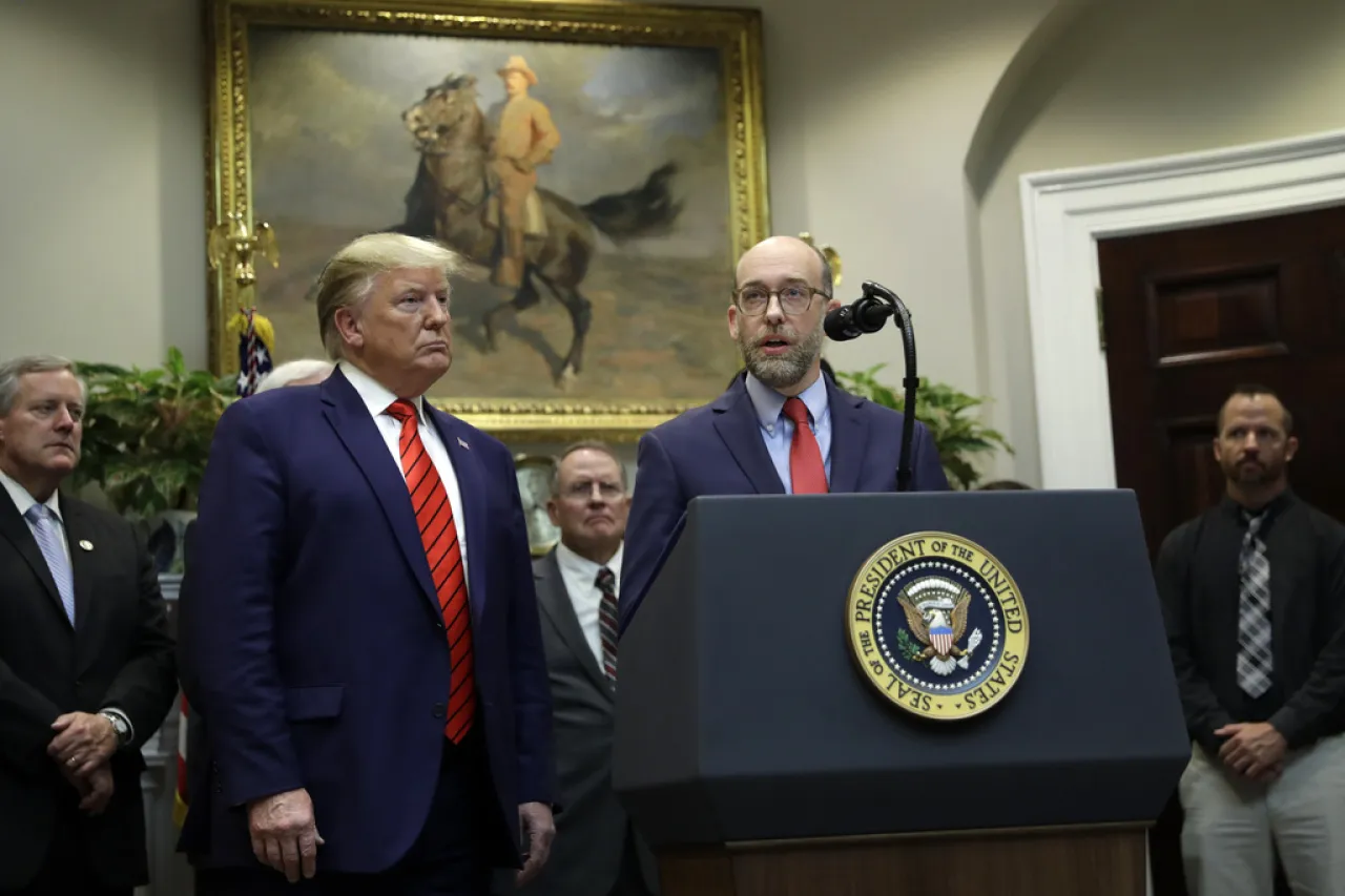 Casa Blanca propone fuertes recortes en plan presupuestario de Trump para 2026
