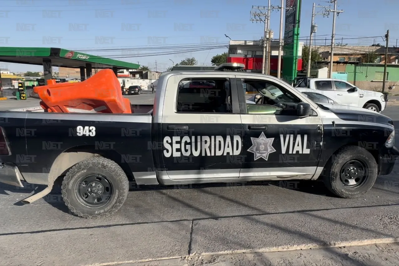 Choca en la perimetral Carlos Amaya y huye dejando dos afectados