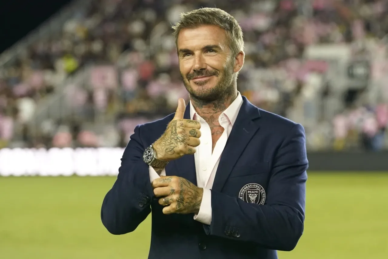 El exfutbolista e ícono de estilo David Beckham cumple 50 años