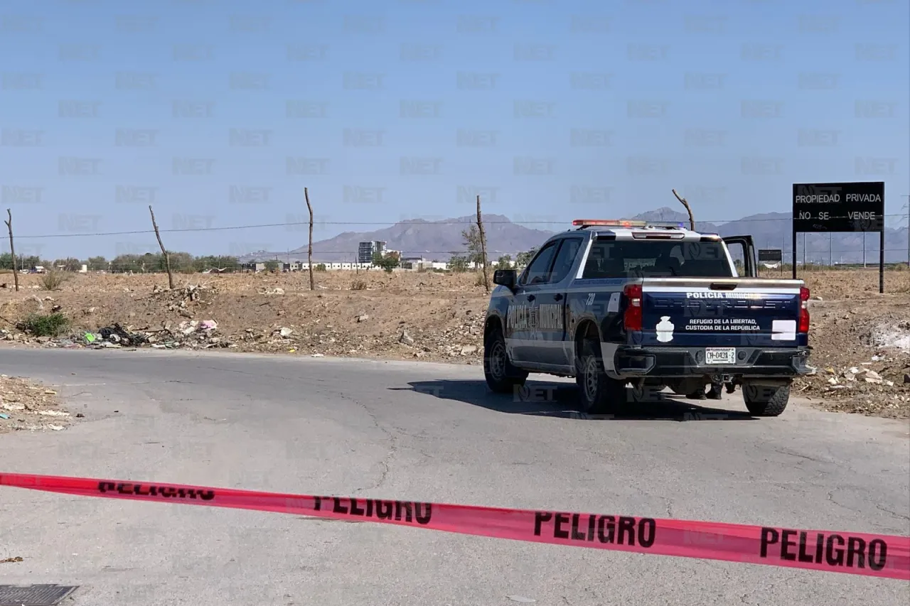 Encuentran policías a 'encobijado' en Riberas