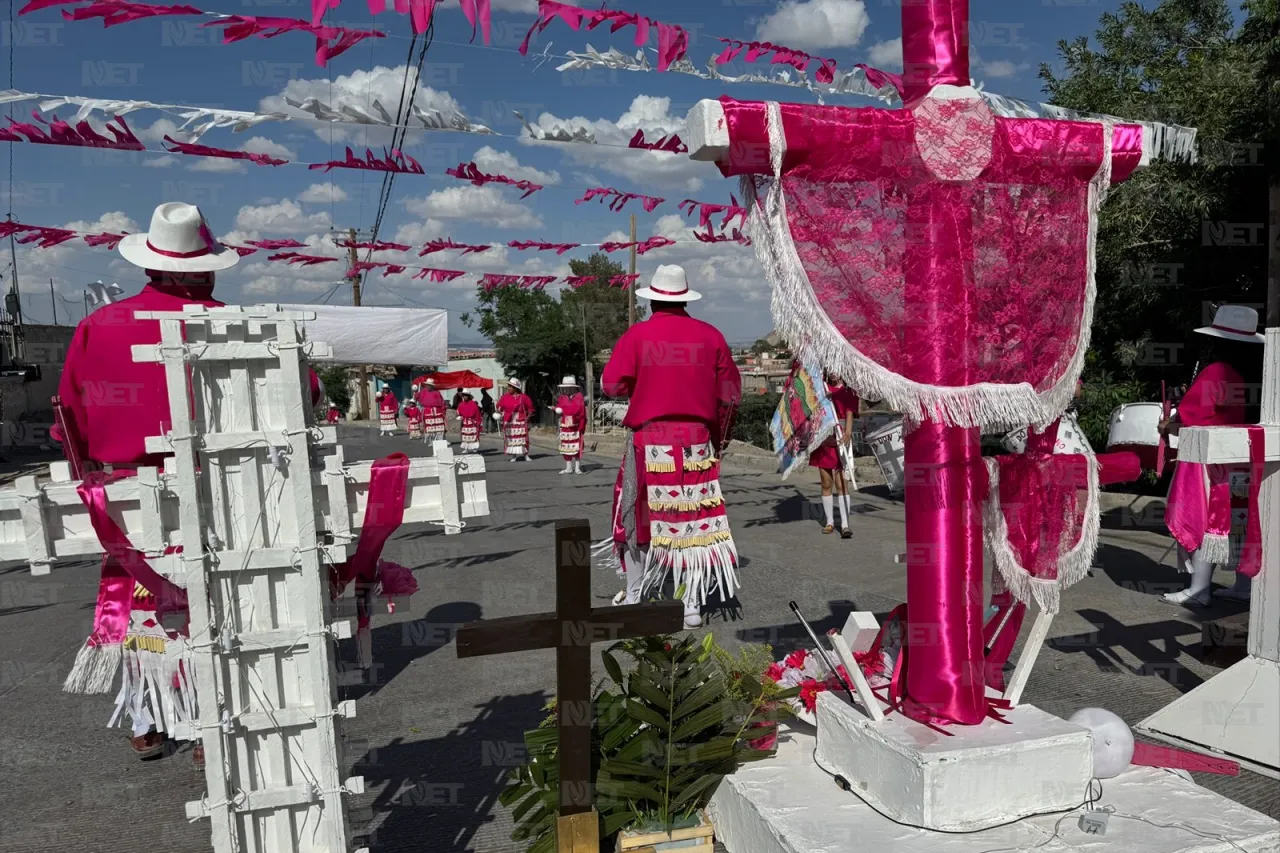Celebran el Día de la Santa Cruz con gran fiesta comunitaria