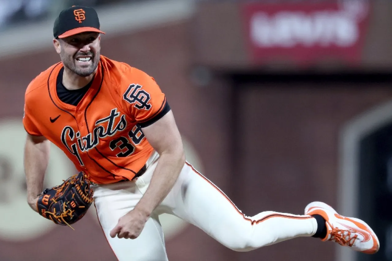 Rabbie Ray tira joya y Gigantes se saca la espina con los Rockies