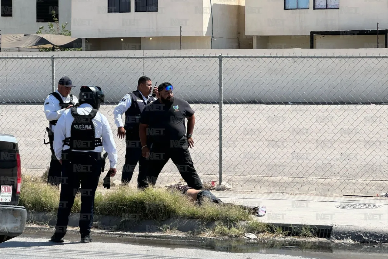 Se incendia moto el Gómez Morín; 'biker' resulta lesionado