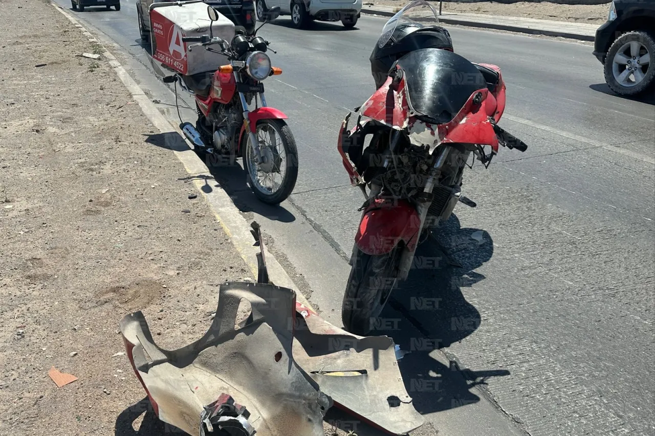 Fuerte choque en Juan Pablo II deja dos motociclistas lesionados 