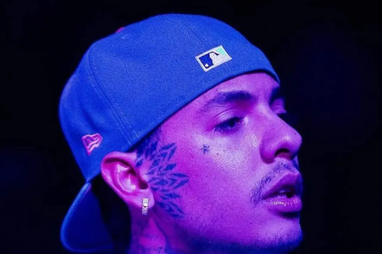 Natanael Cano desafía prohibición y canta corrido tumbado en Aguascalientes