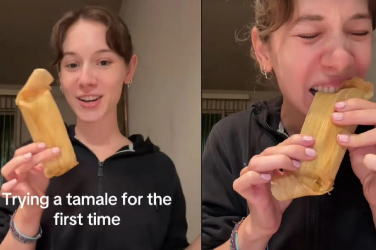 ¡Así no era, amiga! Prueba el tamal por primera vez y lo come con todo y hoja