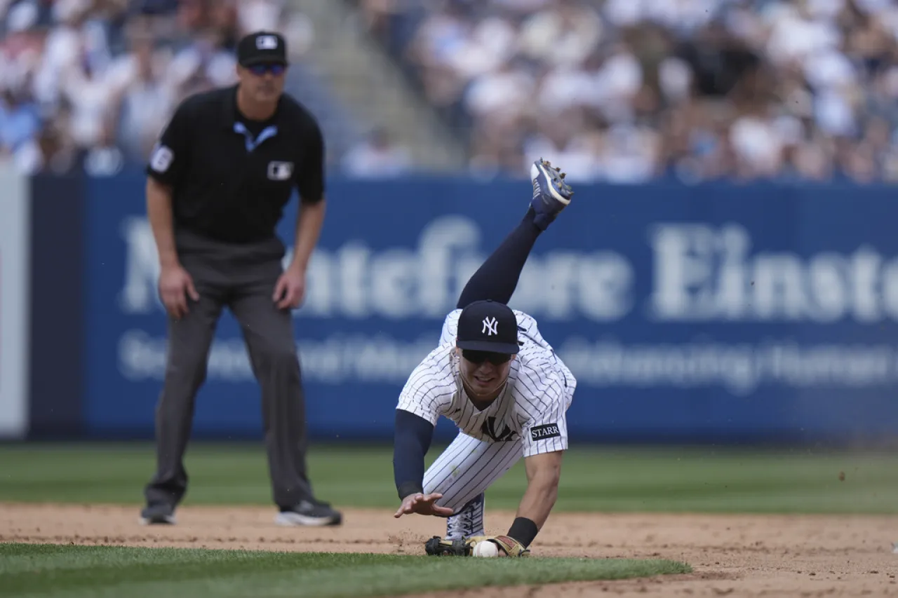 Anthony Volpe queda fuera del duelo de los Yankees ante Rays