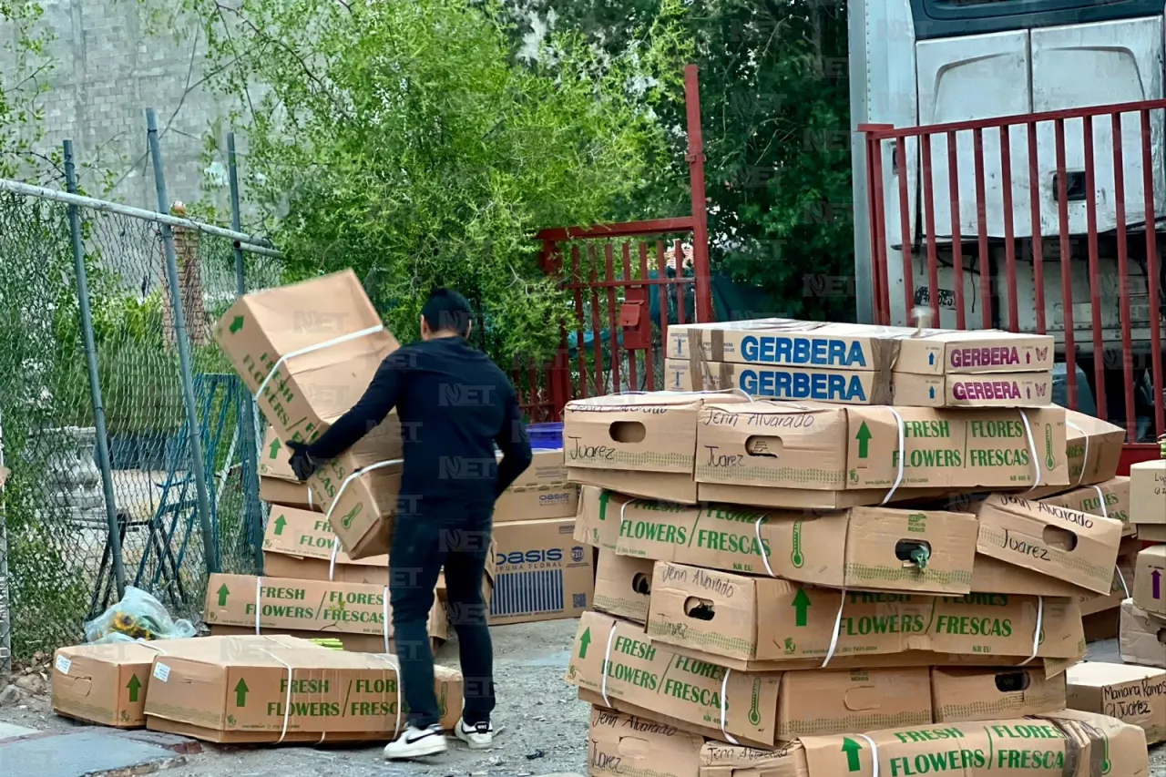 Arriban flores a Juárez para celebrar el Día de las Madres