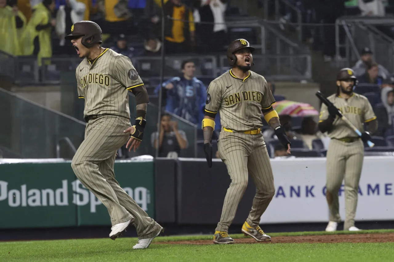 Machado y Bogaerts comandan voltereta de Padres