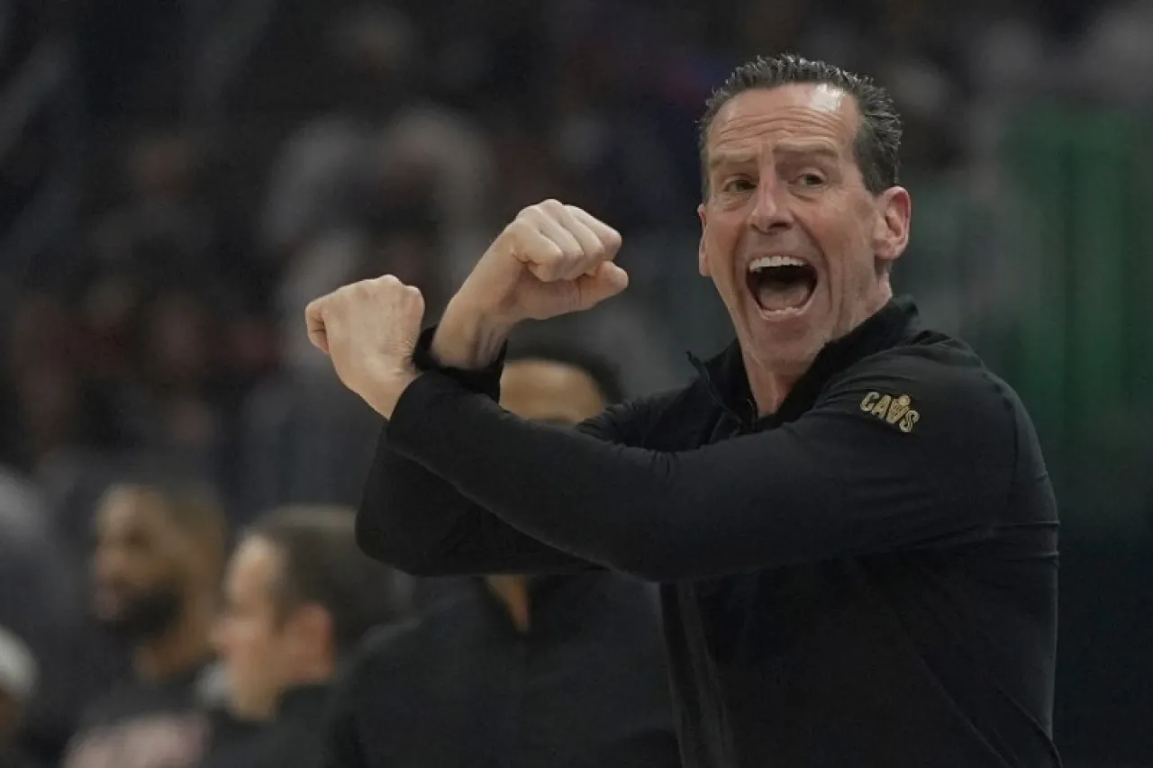 Kenny Atkinson se lleva el premio al Coach del Año en la NBA
