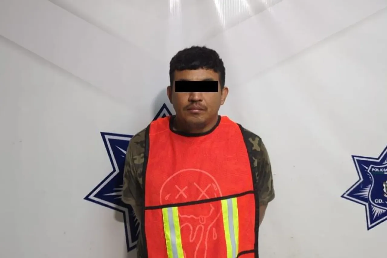 Arrestan a hombre por incendiar cuarto de vecino
