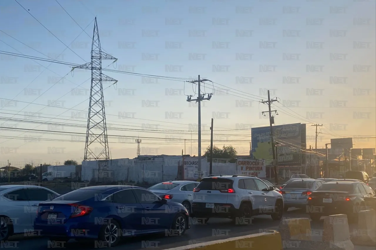 Más de una hora para cruzar a El Paso
