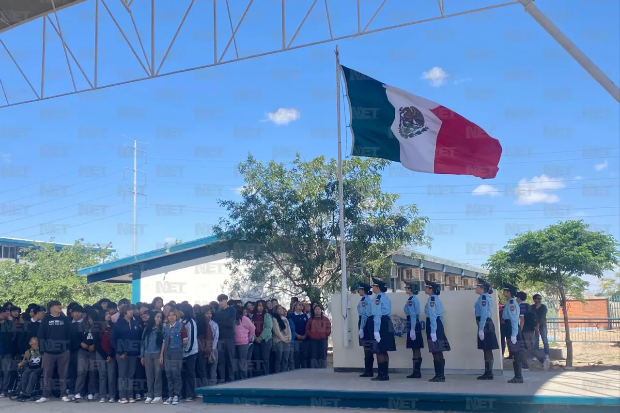 Realizan izamiento de bandera en el Cbtis 270