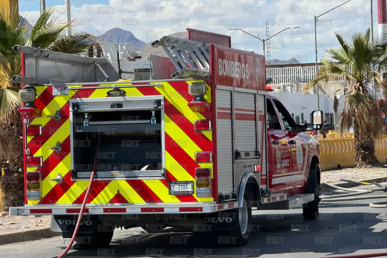 Se incendia auto en el puente Libre