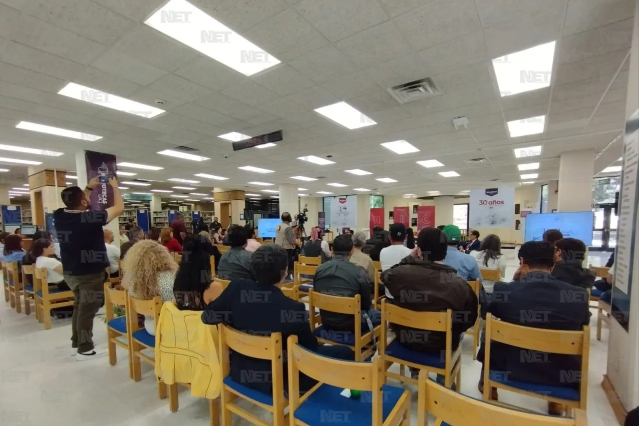 Por 30 aniversario, debaten historia y futuro de Biblioteca Carlos Montemayor