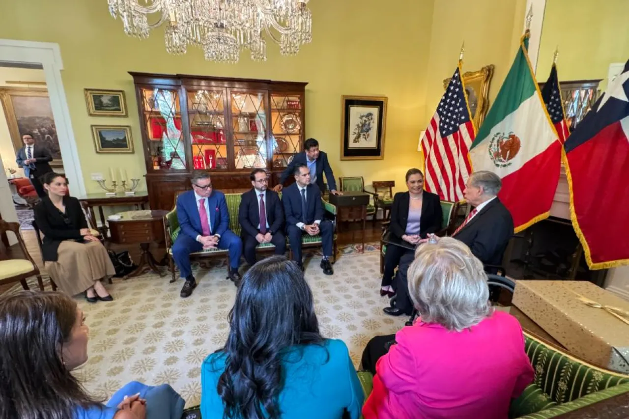 Fortalecen Maru Campos y Greg Abbott relación bilateral entre Chihuahua y Texas
