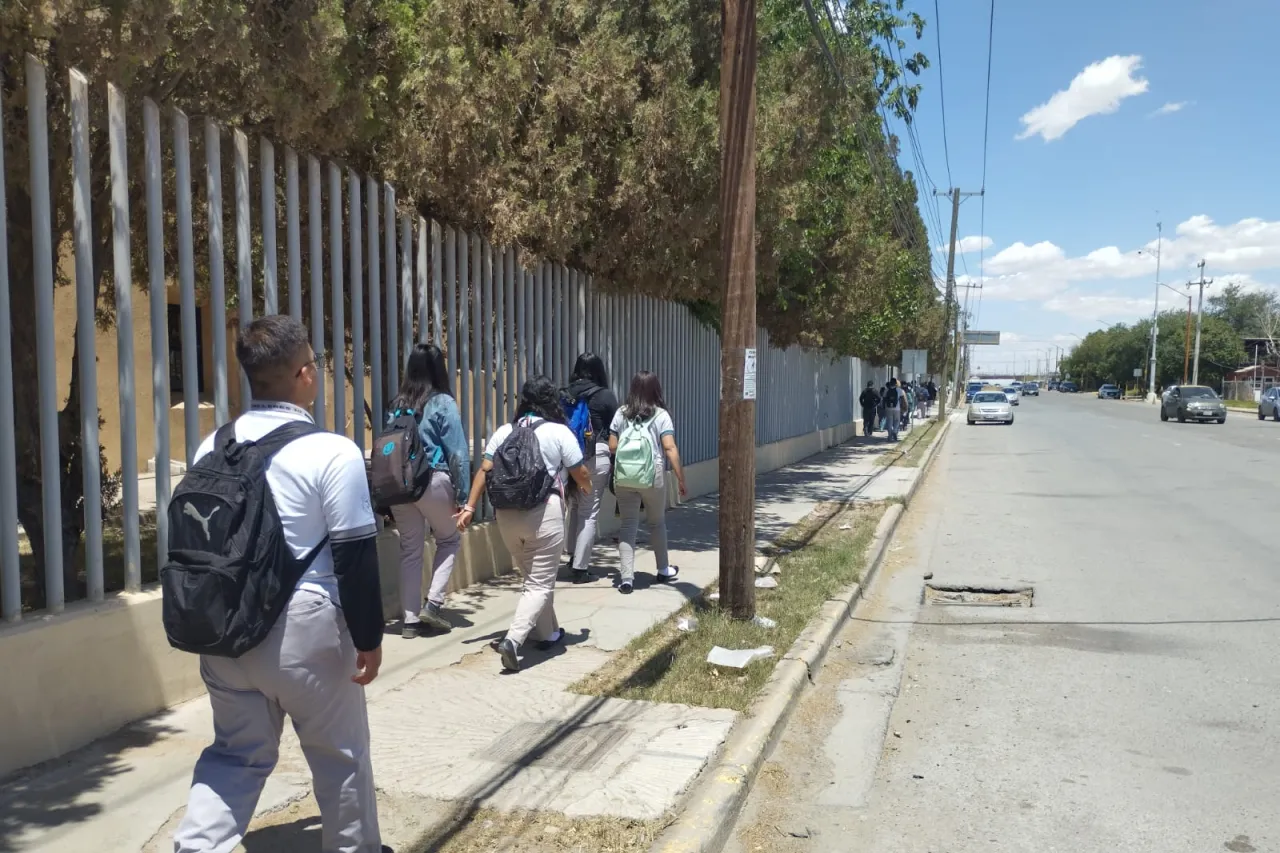 Buscan mejorar servicio de transporte a estudiantes de ICSA y Cobach