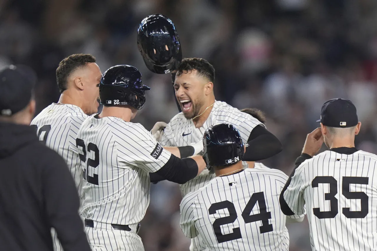 Yankees superan a Padres en 10 innings