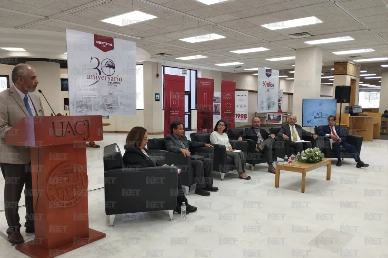 Por 30 aniversario, debaten historia y futuro de Biblioteca Carlos Montemayor