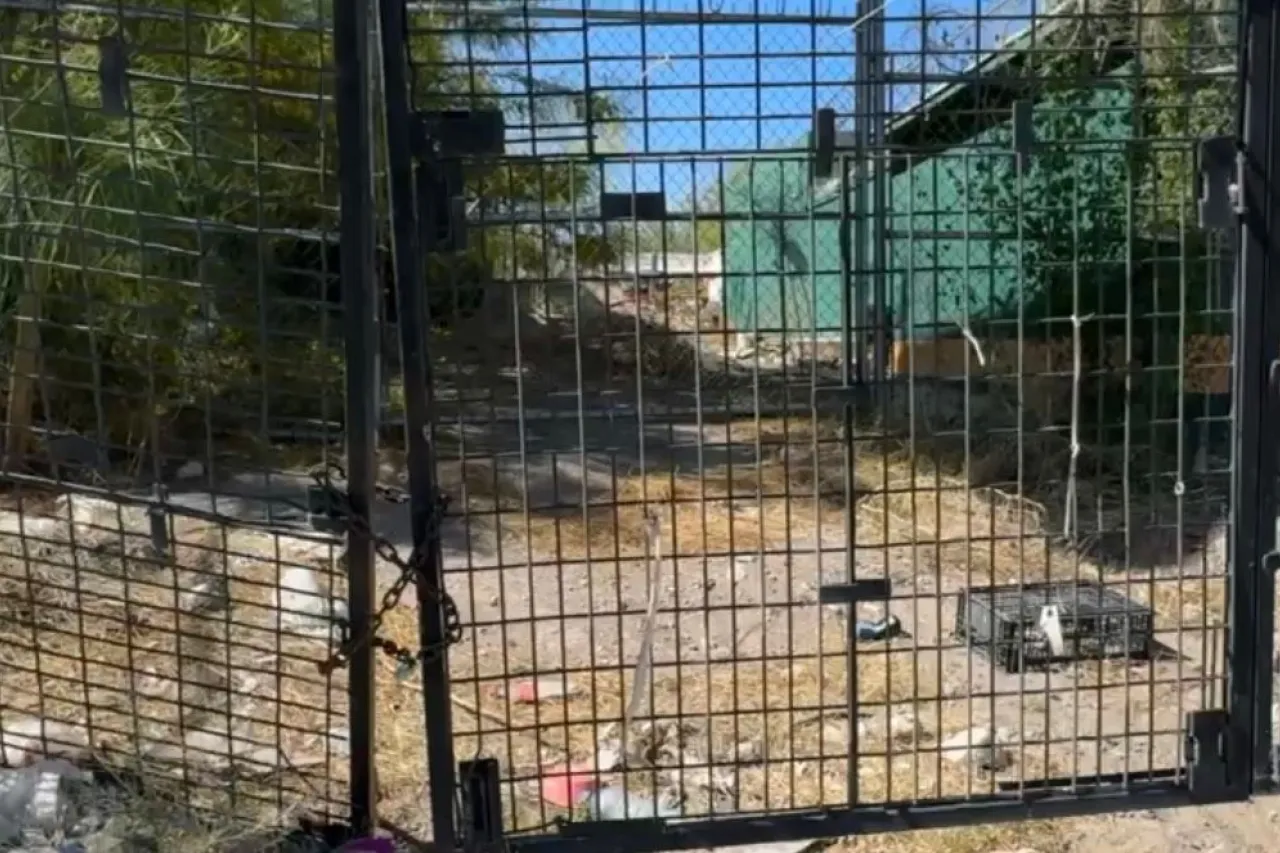 Abren boquete e intentan robar casa de empeño en Arroyo Colorado