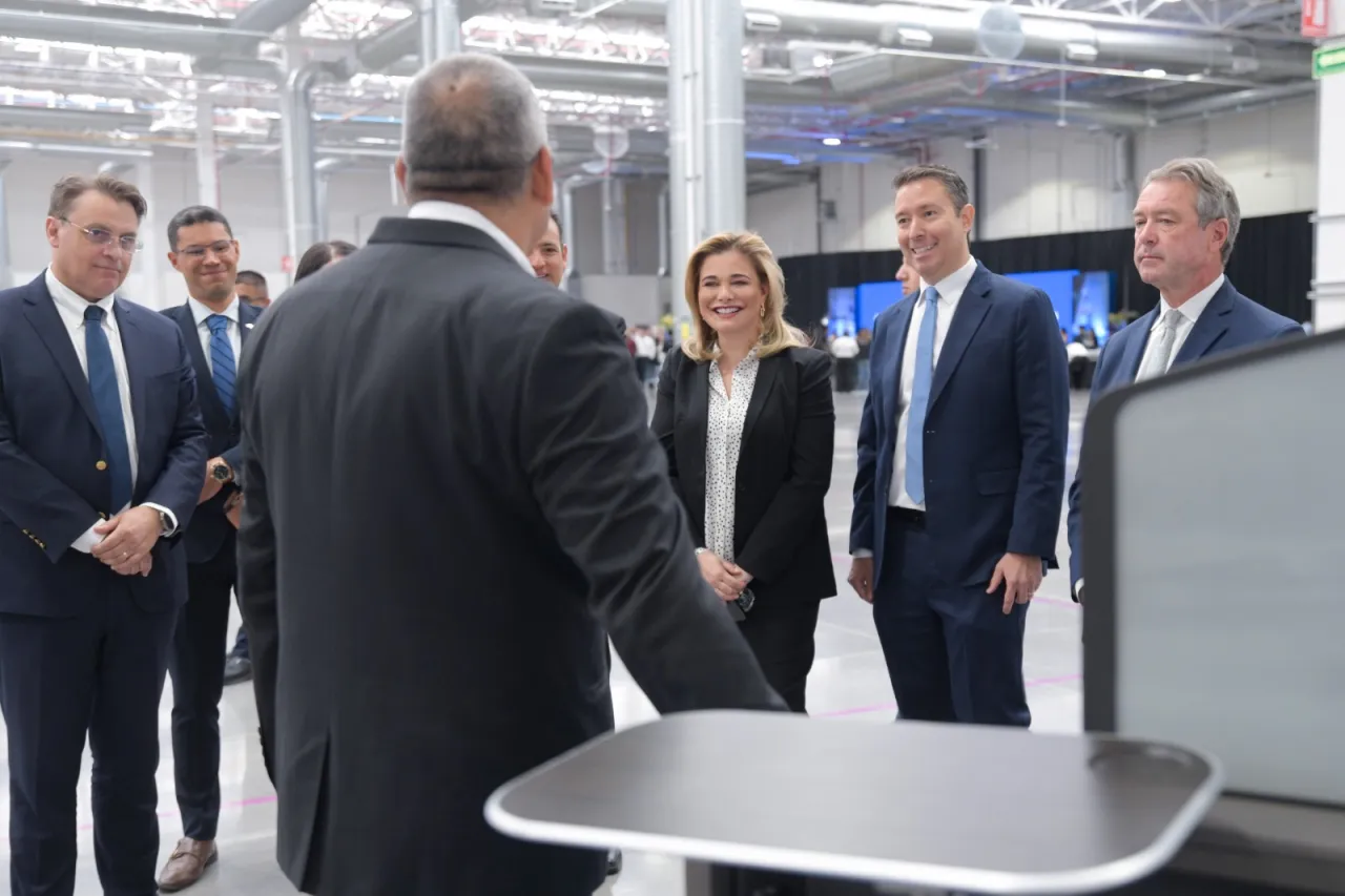 Chihuahua consolida su liderazgo en la industria aeroespacial: Maru Campos