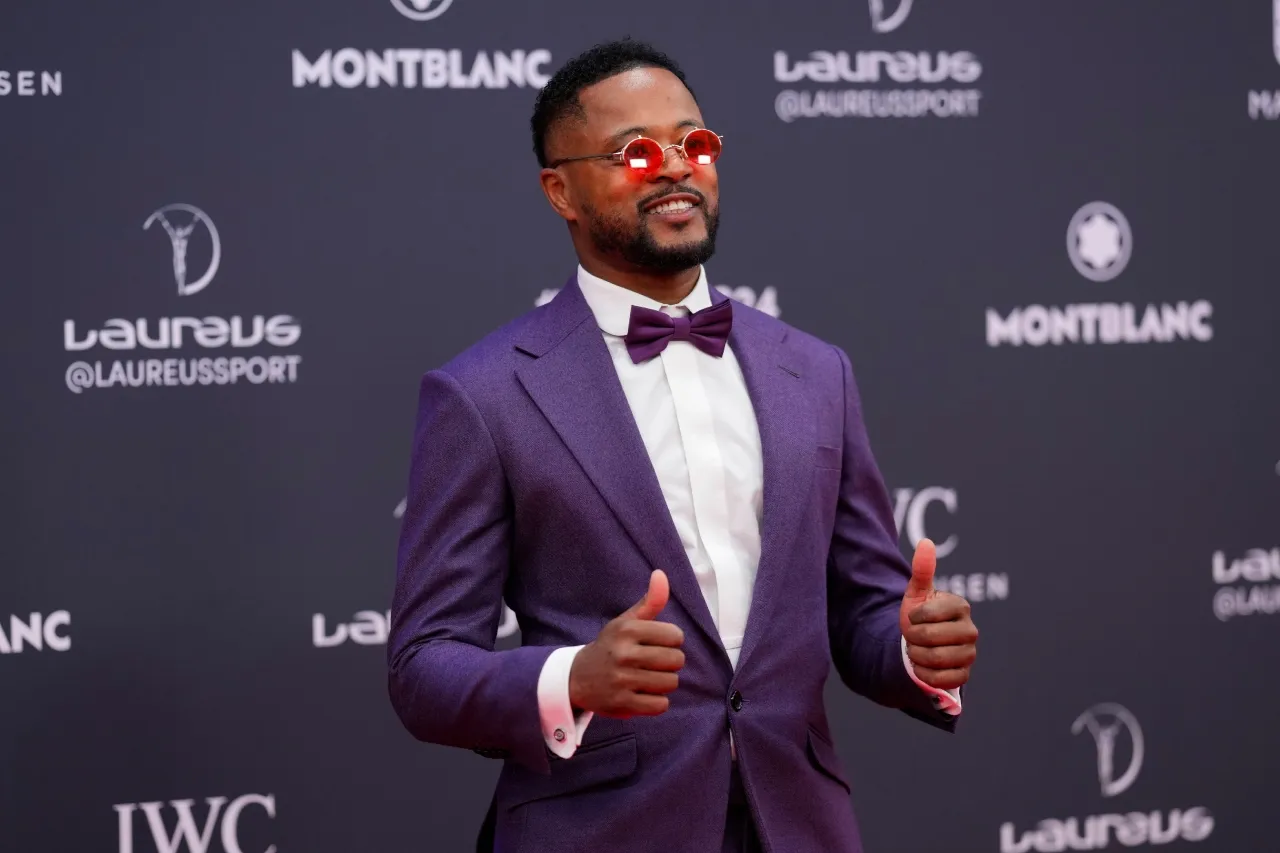 Posponen debut de Patrice Evra en artes marciales