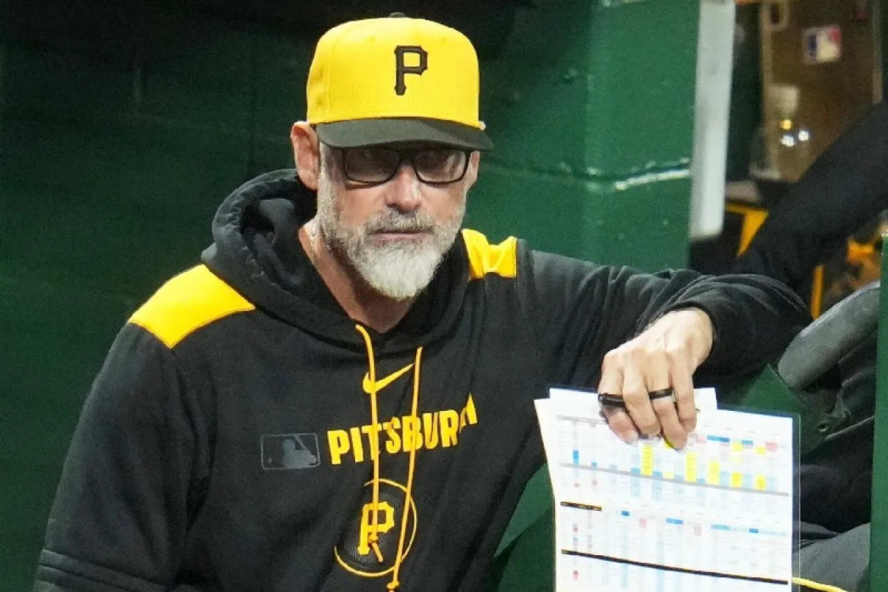 Despiden Piratas a manejador Derek Shelton
