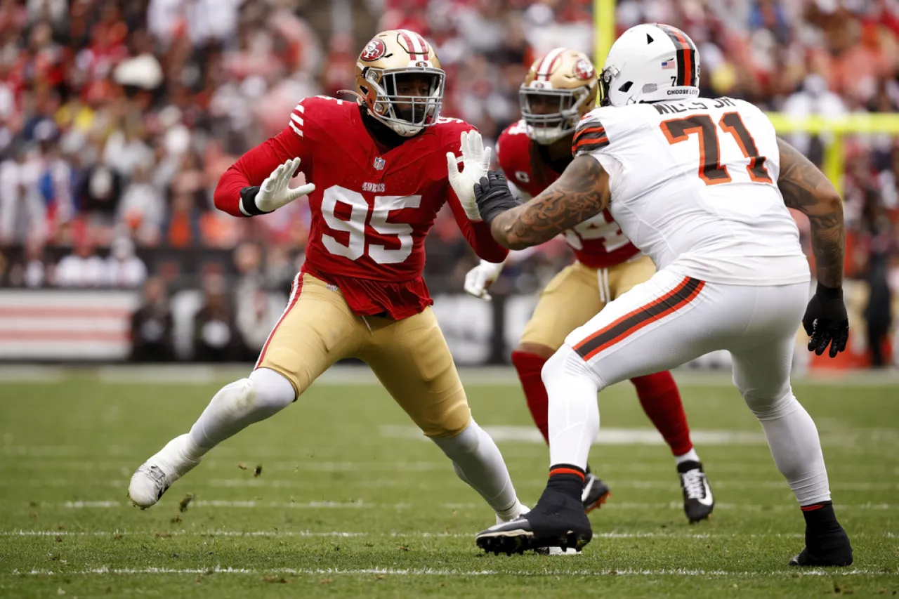 Los 49ers liberan al ala defensiva Drake Jackson