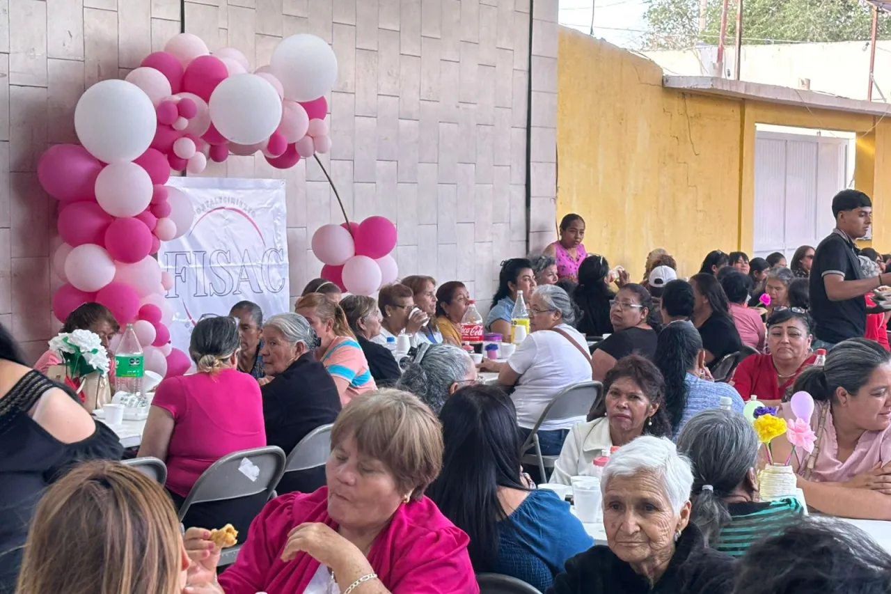 Celebran a más de 200 madres de comités vecinales en Juárez