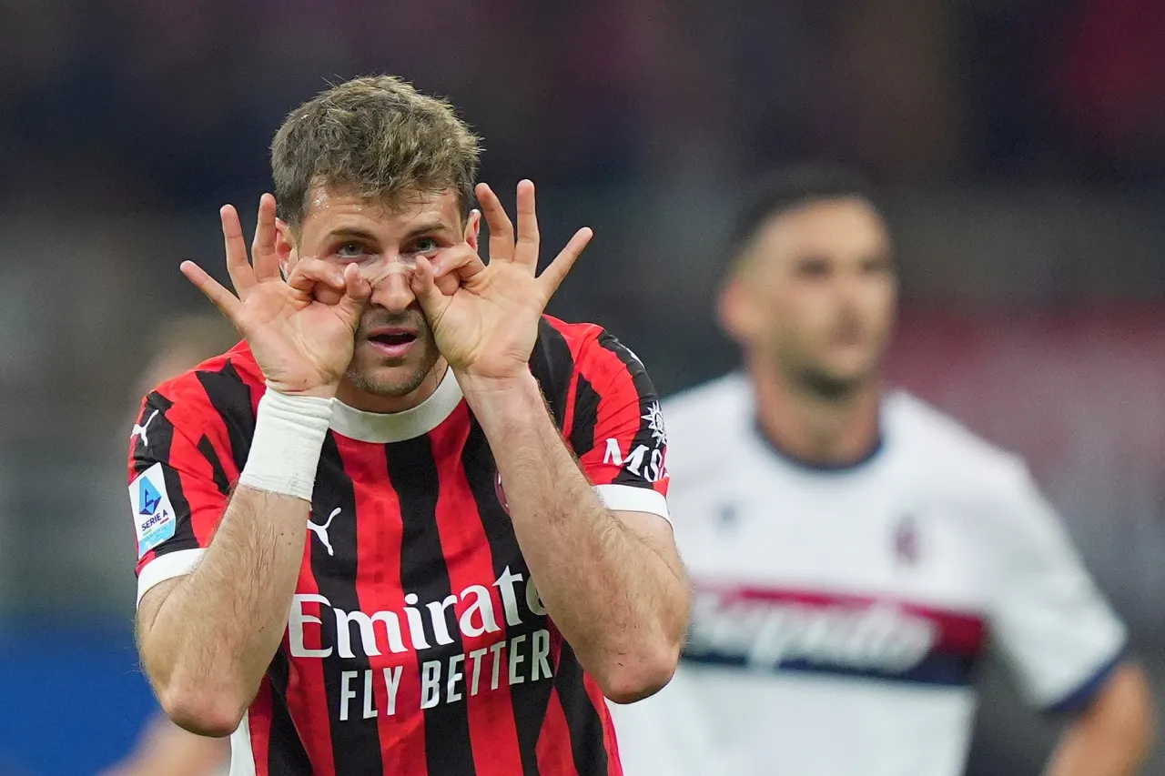 Giménez despierta con doblete y Milan remonta para vencer a Bologna