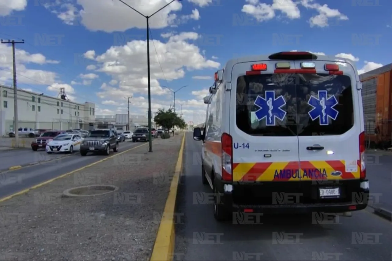 Choque deja una mujer lesionada en el eje vial Juan Gabriel