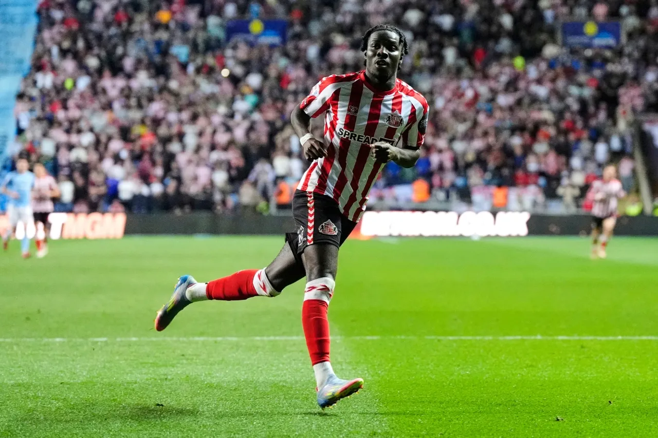 Sunderland vence a Coventry y refuerza su lucha por volver a la Liga Premier