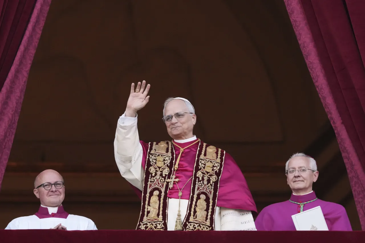 Invitará Sheinbaum al Papa León XIV a México