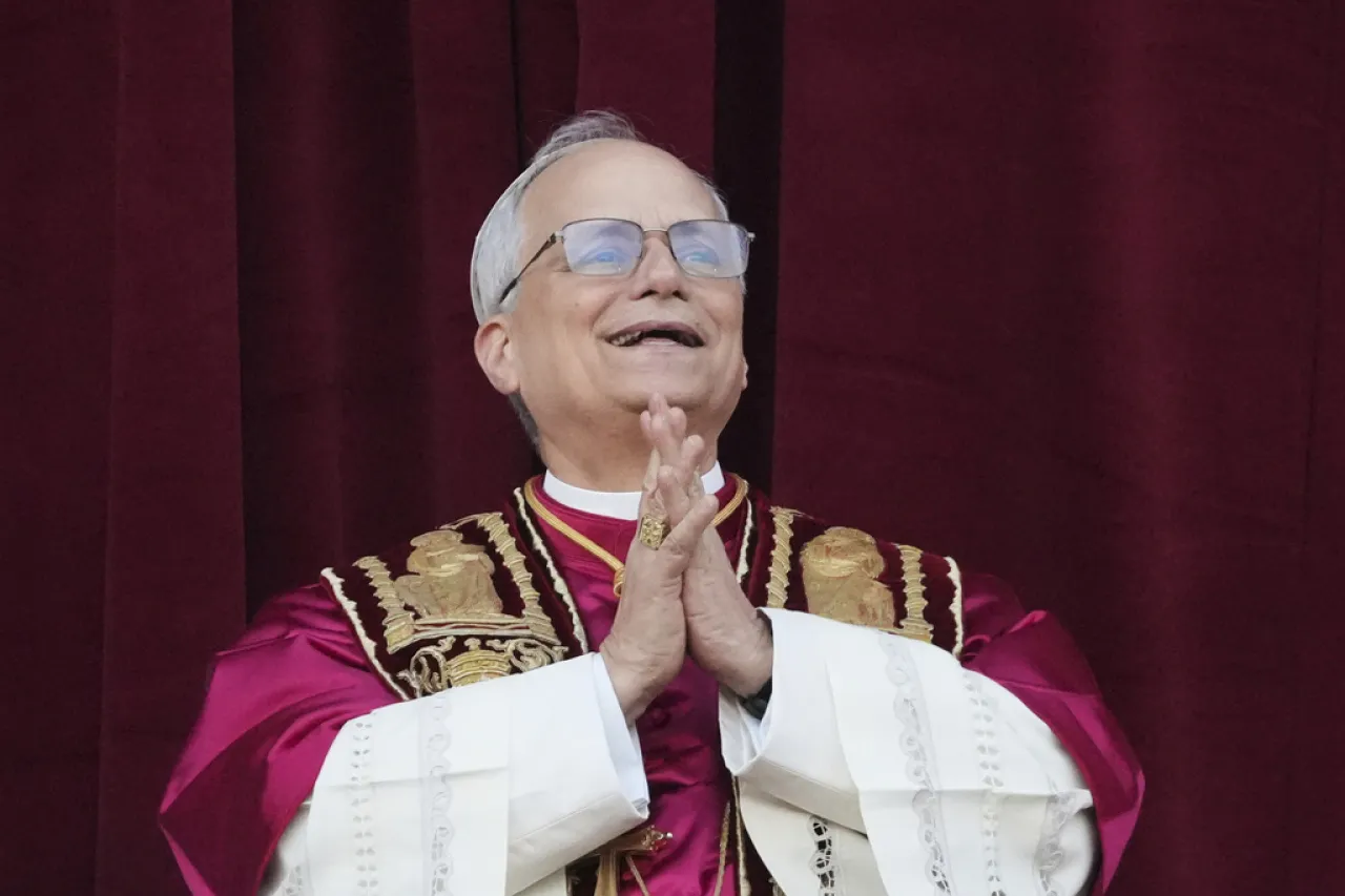 Invitará Sheinbaum al Papa León XIV a México