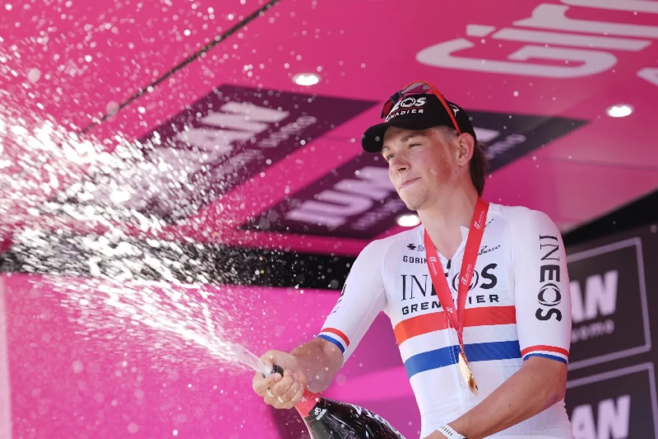 Joshua Tarling se lleva segunda etapa en el Giro D'Italia