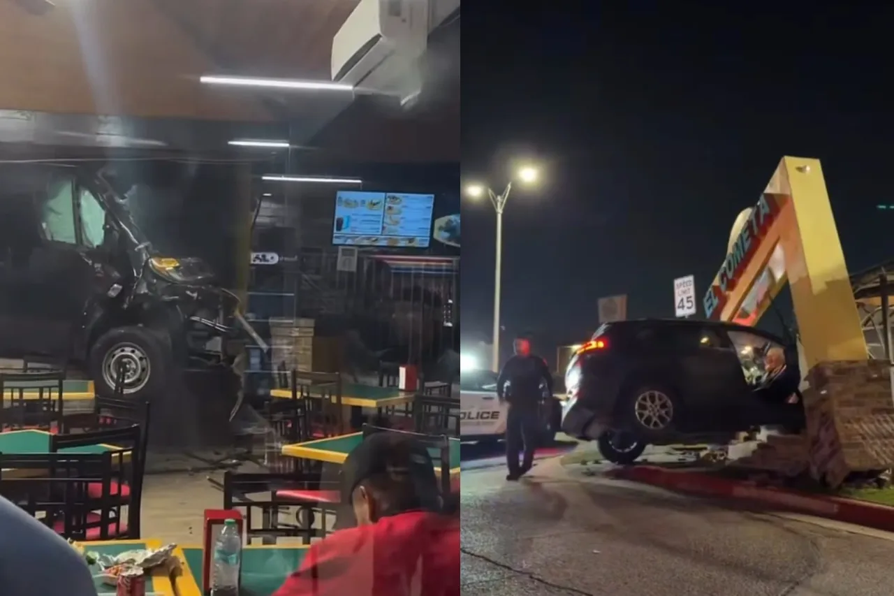 Se estrellan dos vehículos contra la taquería El Cometa en El Paso