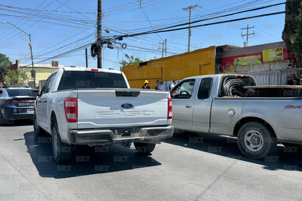 Cae y muere trabajador de compañía de cable; detienen a chofer
