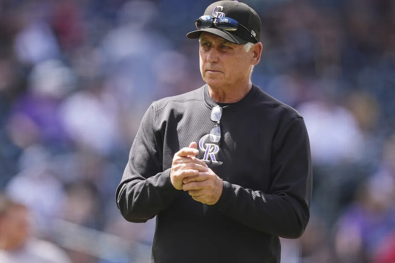 Rockies despiden al manager Bud Black tras derrota de 21-0 ante Padres